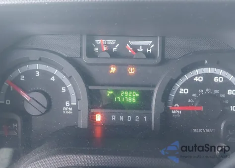 2010 Ford E-350 Super Duty Commercial/Recreational z USA, uszkodzony, nr VIN 1FTSS3EL7ADA06797